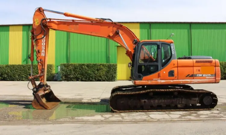 Гусеничный экскаватор Doosan DX 225 LC. Гусеничный экскаватор Doosan - фото № 1