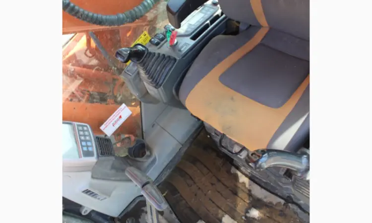 Гусеничный экскаватор Doosan DX 225 LC. Гусеничный экскаватор Doosan - фото № 11