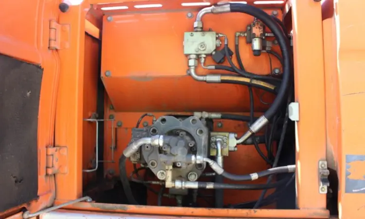 Гусеничный экскаватор Doosan DX 225 LC. Гусеничный экскаватор Doosan - фото № 7