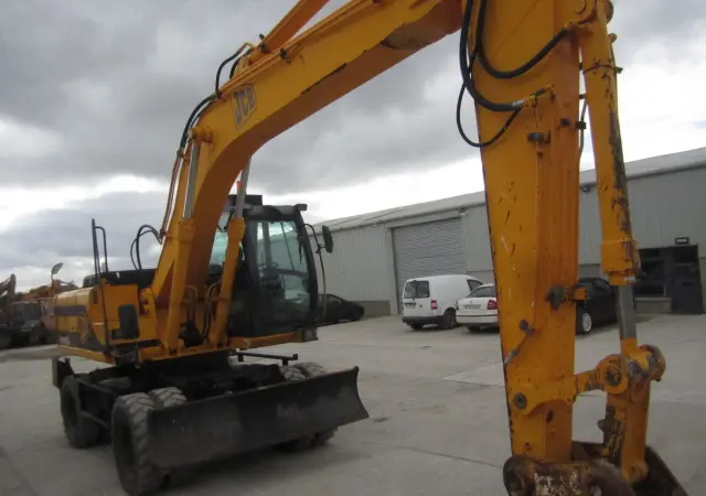 Колесный экскаватор JCB JS 200W. Купить экскаватор б/у - фото № 18