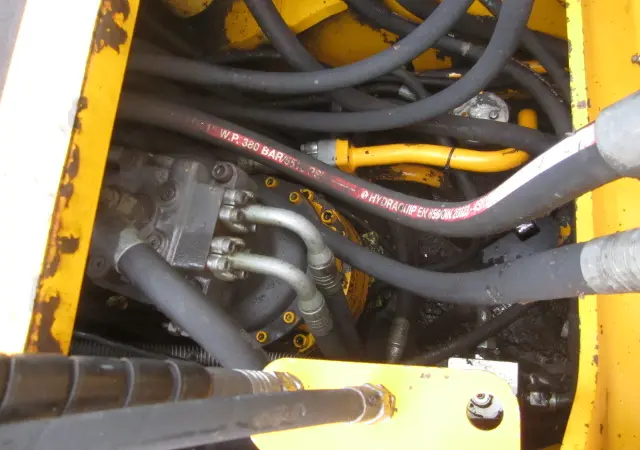 Колесный экскаватор JCB JS 200W. Купить экскаватор б/у - фото № 15