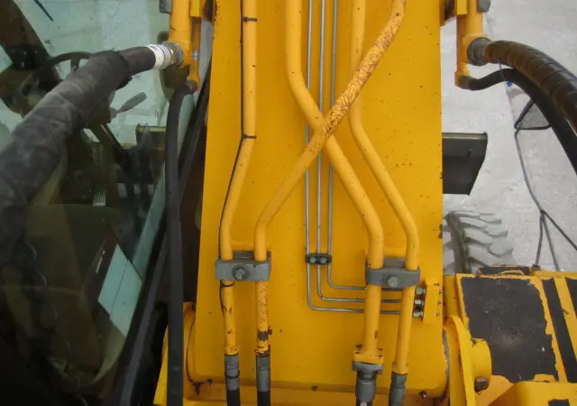 Колесный экскаватор JCB JS 200W. Купить экскаватор б/у - фото № 13