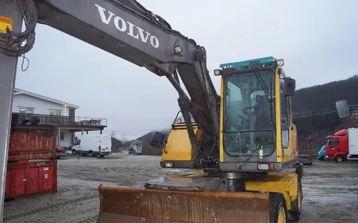 Колесный экскаватор Volvo EW140B в Украине - фото № 1