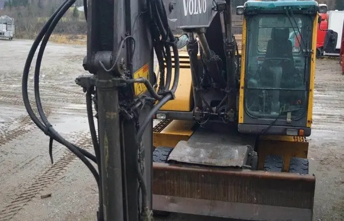 Колесный экскаватор Volvo EW140B в Украине - фото № 19