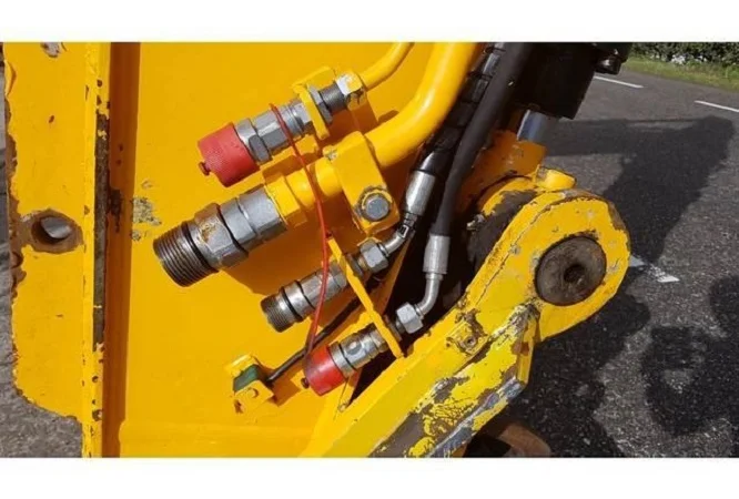 Колесный экскаватор JCB JS145W. В наличии и под заказ - фото № 4