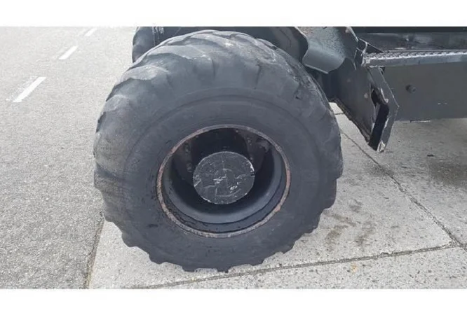 Колесный экскаватор JCB JS145W. В наличии и под заказ - фото № 6