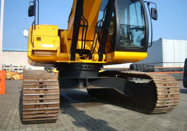 Гусеничный экскаватор JCB JS 330LC - фото № 2