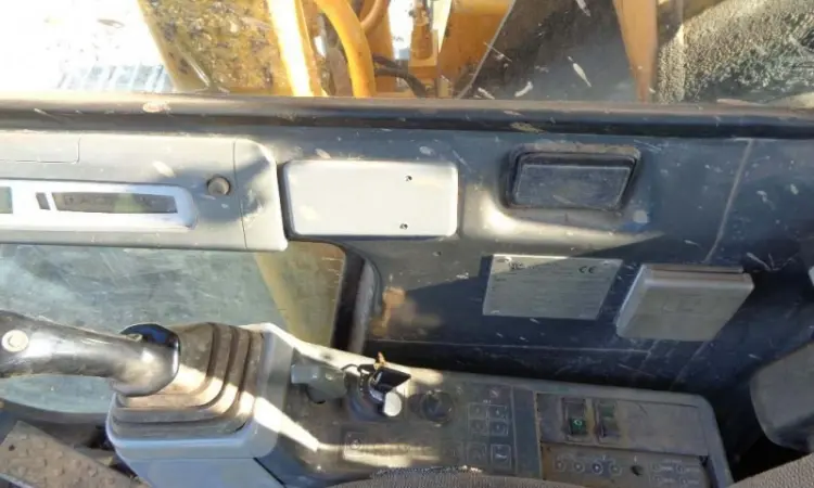 Гусеничный экскаватор JCB JS 200 Long Reach - фото № 3