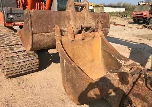 Гусеничный экскаватор Hitachi ZX180 - фото № 12