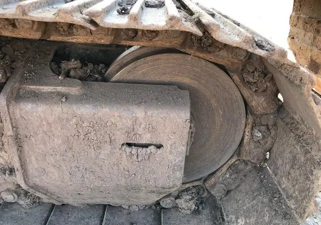 Гусеничный экскаватор Hitachi ZX180 - фото № 15