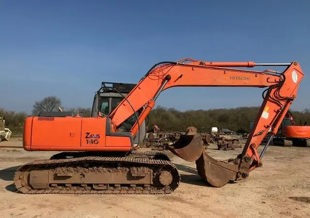 Гусеничный экскаватор Hitachi ZX180 - фото № 16