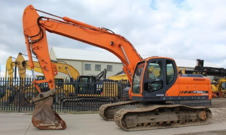Гусеничный экскаватор Doosan DX225 LC - фото № 1