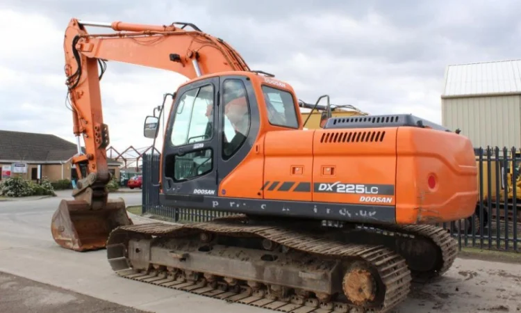 Гусеничный экскаватор Doosan DX225 LC - фото № 15