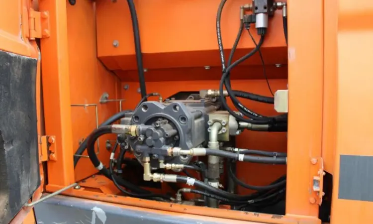 Гусеничный экскаватор Doosan DX225 LC - фото № 1