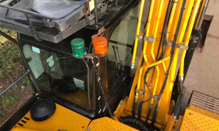 Гусеничный экскаватор JCB JS 145 LC. Экскаватор б/у. Первый владелец - фото № 14