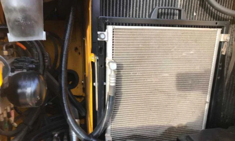 Гусеничный экскаватор JCB JS 145 LC. Экскаватор б/у. Первый владелец - фото № 4