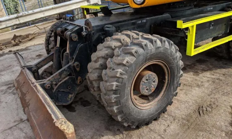 Колесный экскаватор JCB JS 200 W - фото № 2