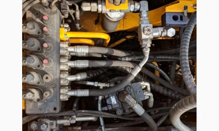 Колесный экскаватор JCB JS 200 W - фото № 7