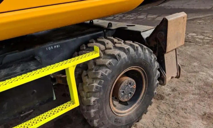 Колесный экскаватор JCB JS 200 W - фото № 13