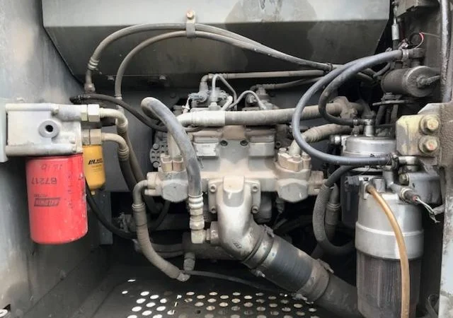 Гусеничный экскаватор Hitachi ZX210LC-3. Строительная техника б/у - фото № 11