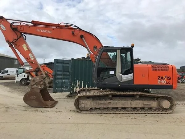 Гусеничный экскаватор Hitachi ZX210LC-3. Строительная техника б/у - фото № 12