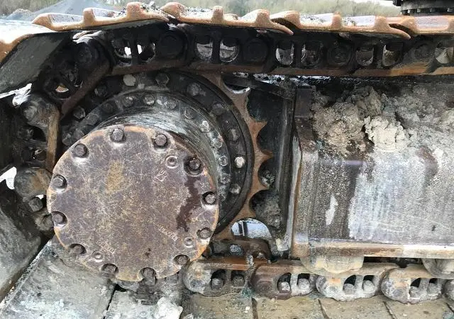 Гусеничный экскаватор Hitachi Zaxis 210LC-3. Гусеничный экскаватор б/у - фото № 10