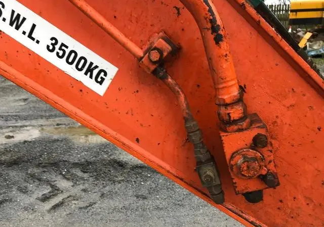 Гусеничный экскаватор Hitachi Zaxis 210LC-3. Гусеничный экскаватор б/у - фото № 12