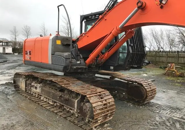 Гусеничный экскаватор Hitachi Zaxis 210LC-3. Гусеничный экскаватор б/у - фото № 4