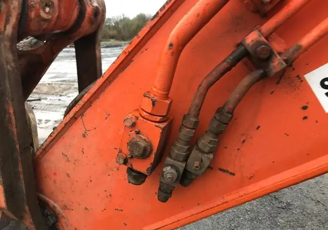 Гусеничный экскаватор Hitachi Zaxis 210LC-3. Гусеничный экскаватор б/у - фото № 8