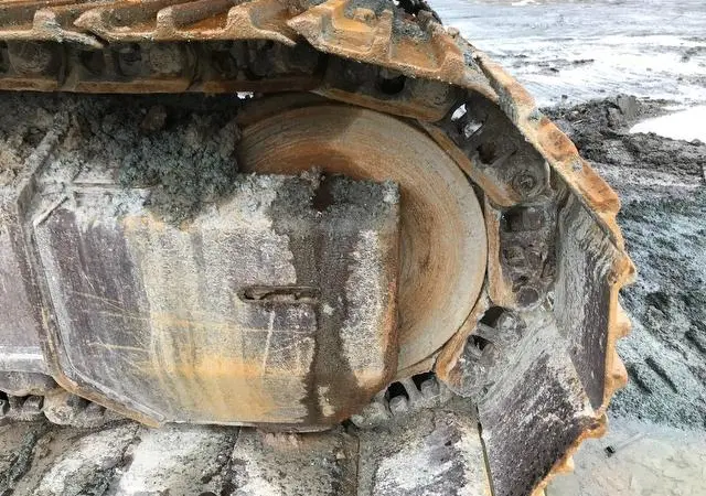 Гусеничный экскаватор Hitachi Zaxis 210LC-3. Гусеничный экскаватор б/у - фото № 9