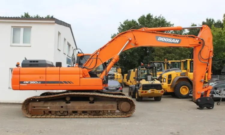 Спецтехника. Гусеничный экскаватор Doosan DX 380 LC-3 - фото № 3