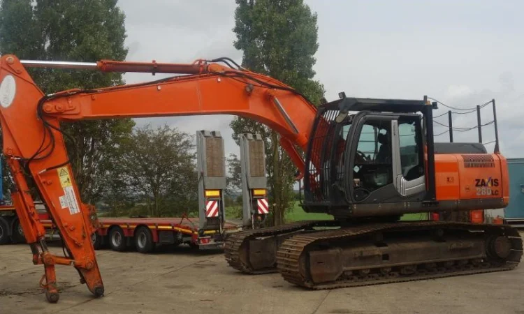 Гусеничный экскаватор. Гусеничный экскаватор Hitachi ZX280 LC-3 - фото № 1