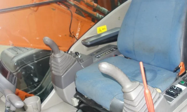 Гусеничный экскаватор. Гусеничный экскаватор Hitachi ZX280 LC-3 - фото № 8