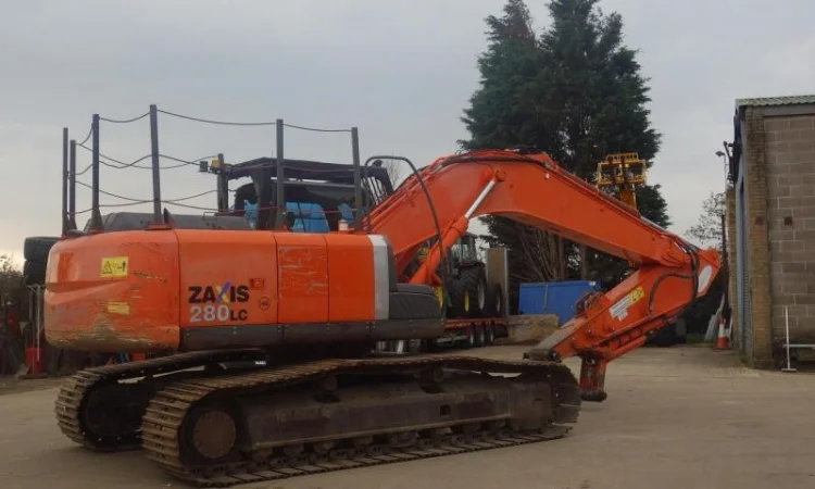 Гусеничный экскаватор. Гусеничный экскаватор Hitachi ZX280 LC-3 - фото № 15