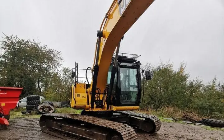 Продам Гусеничний екскаватор JCB JS220LC - фото № 3