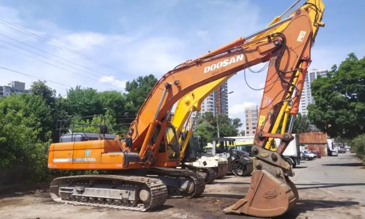 Гусеничный экскаватор DOOSAN DX340LC в Киеве - фото № 1