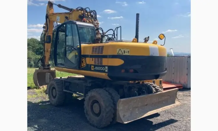 Колесный экскаватор JCB JS 200 W в наличии в Киеве - фото № 1