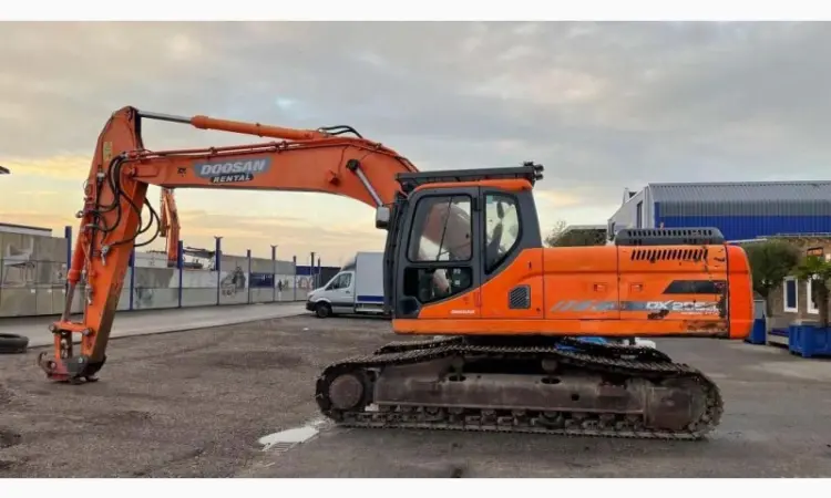 Гусеничный экскаватор DOOSAN DX225LC в наличии в Киеве - фото № 1