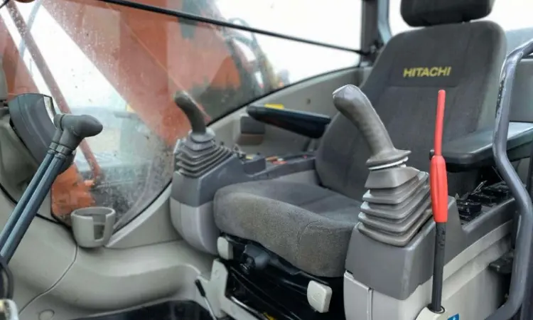 Гусеничный экскаватор Hitachi ZX 250 LC-3 в Киеве - фото № 8