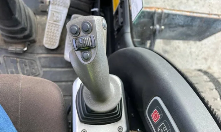 Перевантажувач JCB JS145W - фото № 10