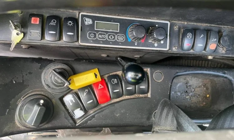 Перевантажувач JCB JS145W - фото № 12