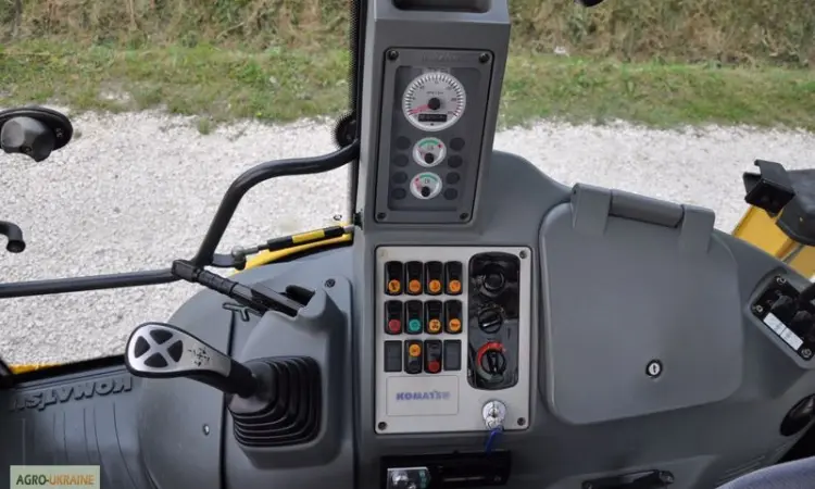 Экскаватор-погрузчик Komatsu WB93R-5 2007 года - фото № 4