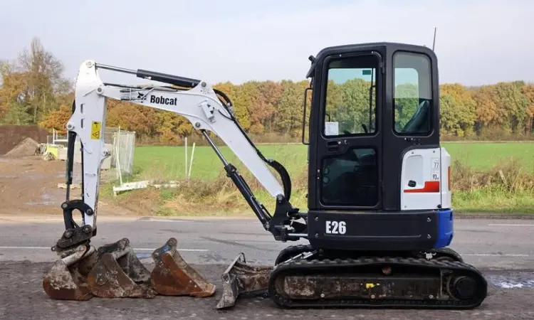 Мини-экскаватор BOBCAT Е26 ЕМ 2015 года - фото № 1