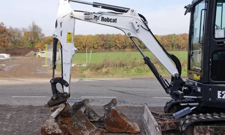 Мини-экскаватор BOBCAT Е26 ЕМ 2015 года - фото № 3