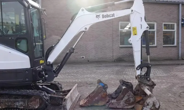 Мини-экскаватор BOBCAT Е26 ЕМ 2015 года - фото № 4