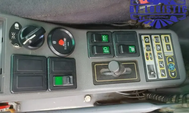 Колёсный экскаватор Volvo EW 160B 2006 года - фото № 9