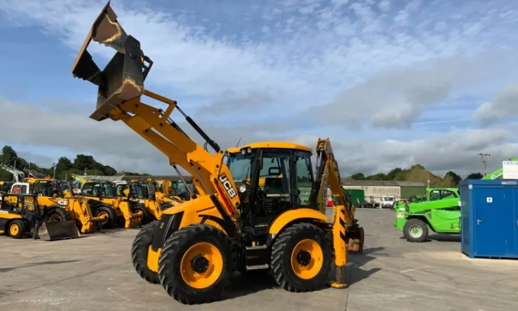 JCB 4CX Site Master 2021 р - фото № 12