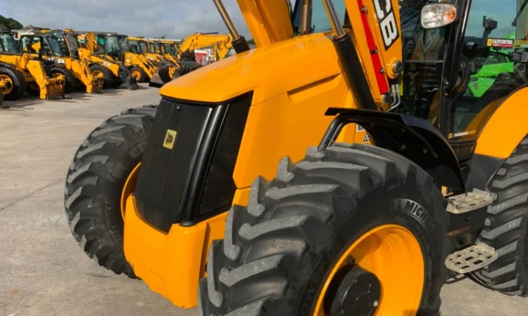 JCB 4CX Site Master 2021 р - фото № 15