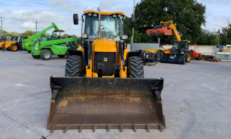 JCB 4CX Site Master 2021 р - фото № 3