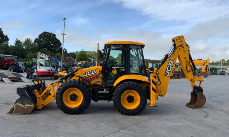 JCB 4CX Site Master 2021 р - фото № 4